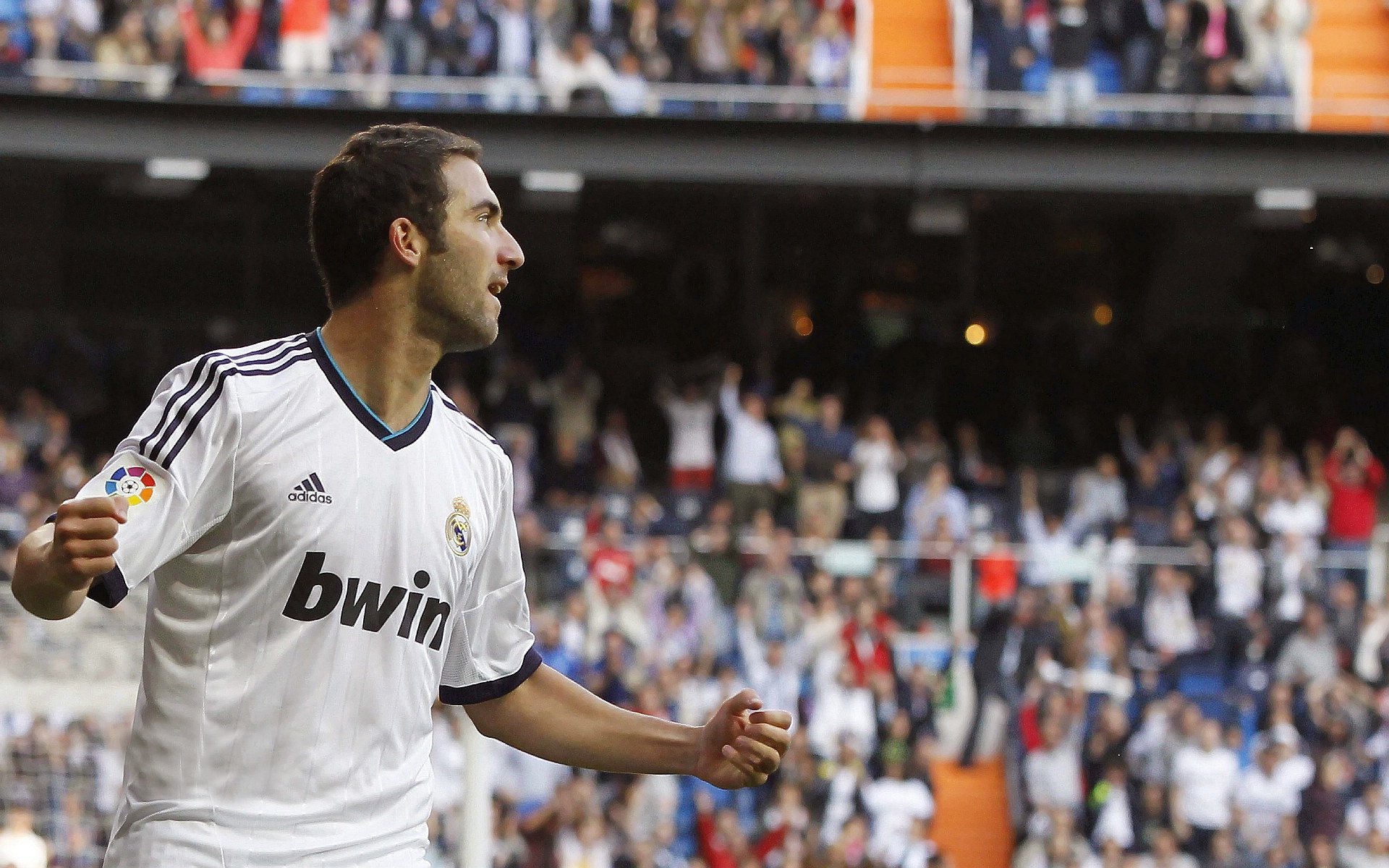 爱游戏官方-绝杀“定海神针”：那些瞬间改变欧冠历史的终结者